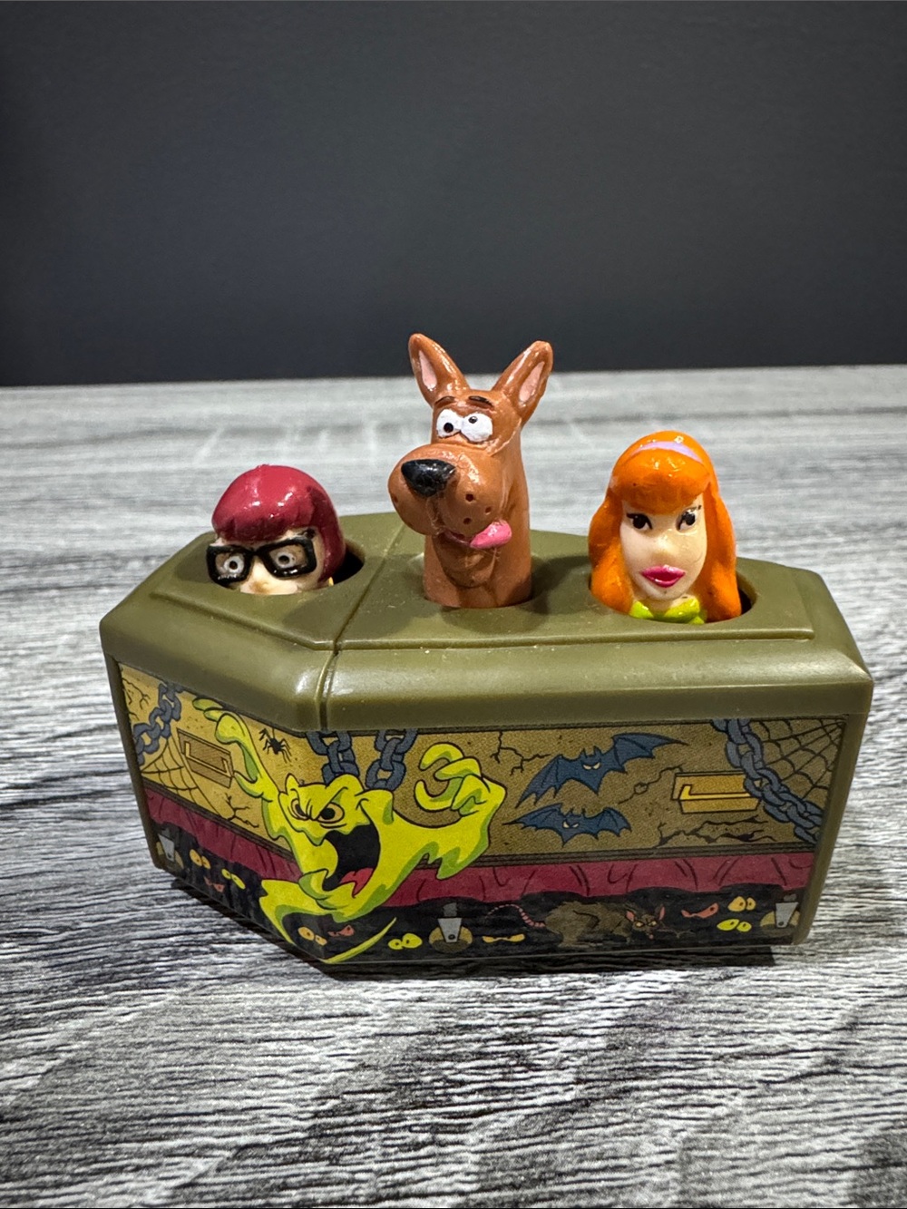 Burger King | Velma, Scooby-Doo, & Daphne In Coffin Car (1996) - Kids Club Toy